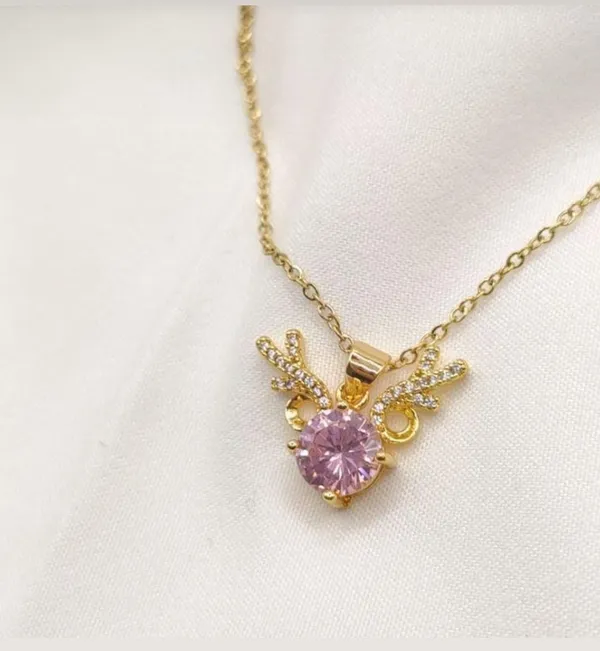 Gold_Alloy_Pendant_Necklace_For_Women