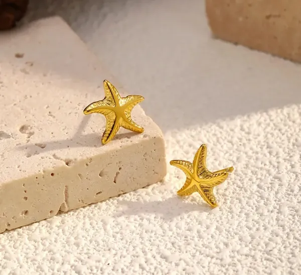 Elegant_Gold_Tone_Starfish_Stud_Earrings_For_Women_Textured_Ocean_Inspired_Statement_Jewellery_For_Party_Wedding_Festive_Beach_Vacation_And_Everyday_Wear