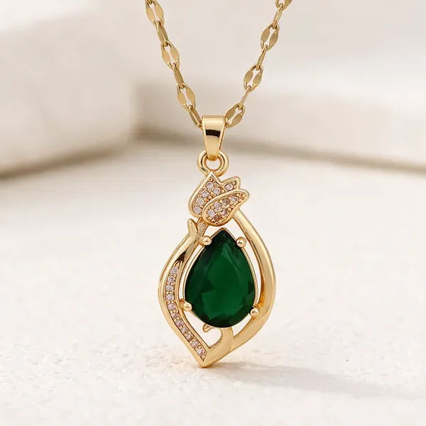 Gold_Alloy_Pendant_Necklace_For_Women