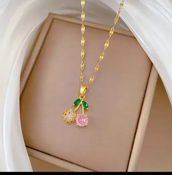 Gold_Alloy_Pendant_Necklace_Set_For_Women