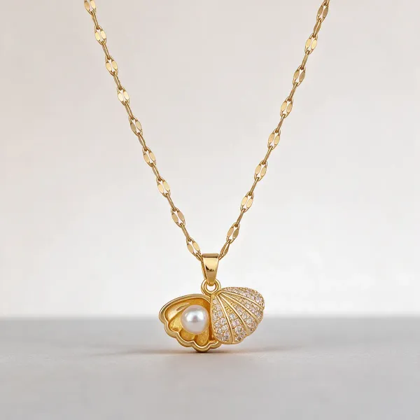 Gold_Alloy_Pendant_Necklace_For_Women