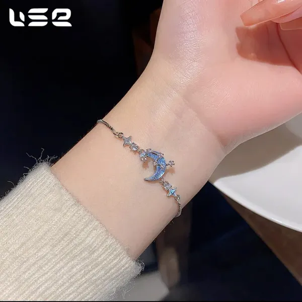Gold_Alloy_Bracelet_For_Women
