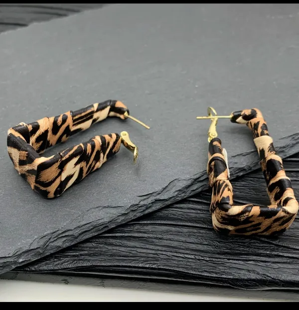 Animal_Print_Hoop_Earrings_In_Black_And_Beige_With_Gold_Plated_Backs_For_Women