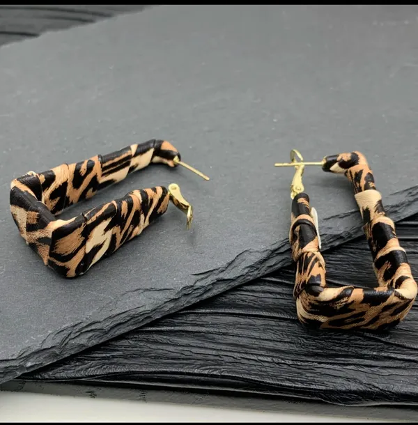 Animal_Print_Hoop_Earrings_In_Black_And_Beige_With_Gold_Plated_Backs_For_Women