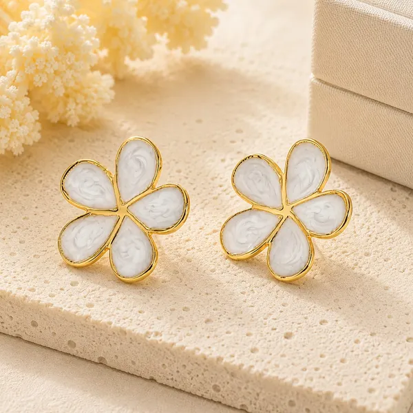 Elegant_White_Flower_Stud_Earrings_For_Women_Gold_Tone_Five_Petal_Floral_Design_With_Textured_Finish_Stylish_Minimalist_Fashion_Jewellery_For_Party_Office_Festive_And_Everyday_Wear