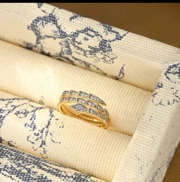Gold_Alloy_Rings_For_Women