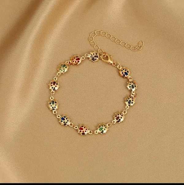 Gold_Alloy_Bracelet_For_Women