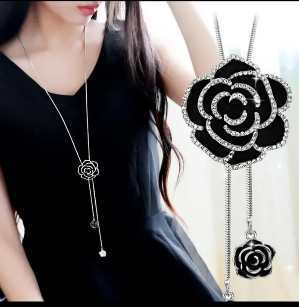 Gold_Alloy_Pendant_Necklace_For_Women