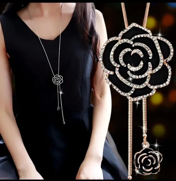 Gold_Alloy_Pendant_Necklace_For_Women