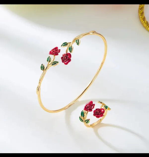 Gold_Alloy_Bracelet_For_Women