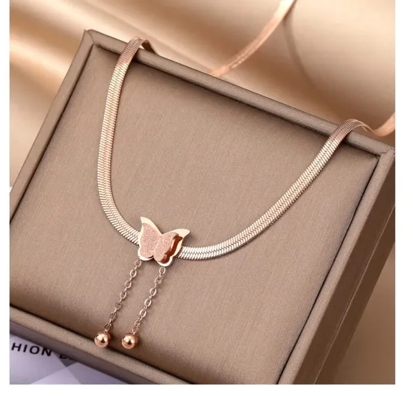 Gold_Alloy_Bracelet_For_Women