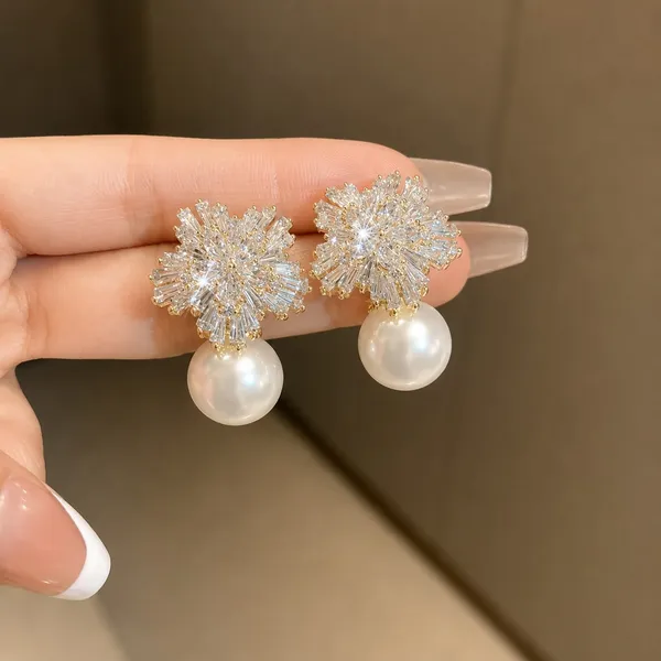 Elegant_Crystal_Pearl_Drop_Earrings_For_Women_Sparkling_Floral_Cluster_Design_With_Clear_Rhinestone_Details_And_Large_White_Pearl_Drops_Trendy_Statement_Fashion_Jewellery_For_Party_Wedding_Festive_And_Special_Occasion_Wear