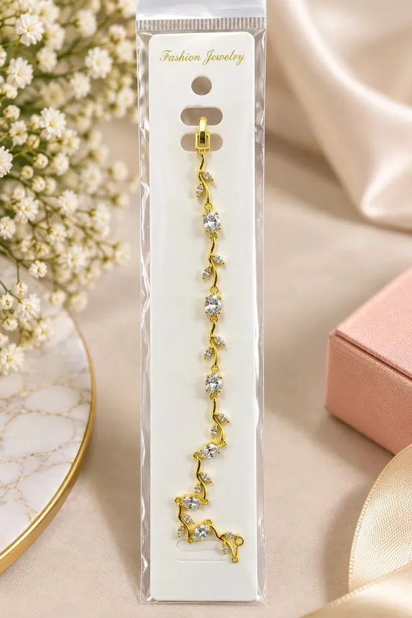 Elegant_Gold_Tone_Leaf_Vine_Bracelet_For_Women_With_Sparkling_Clear_Crystals_Delicate_Botanical_Design_And_Adjustable_Chain_Stylish_Fashion_Jewellery_For_Party_Wedding_And_Festive_Wear