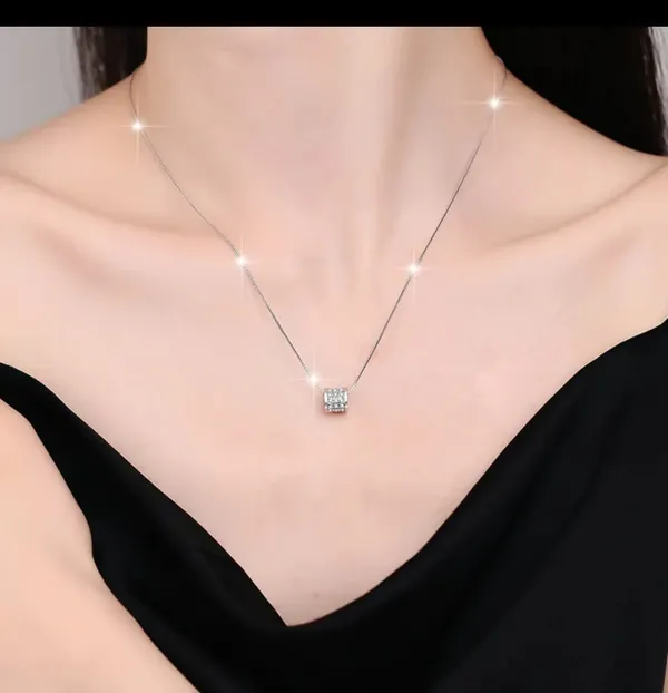 Silver_Alloy_Pendant_Necklace_For_Women