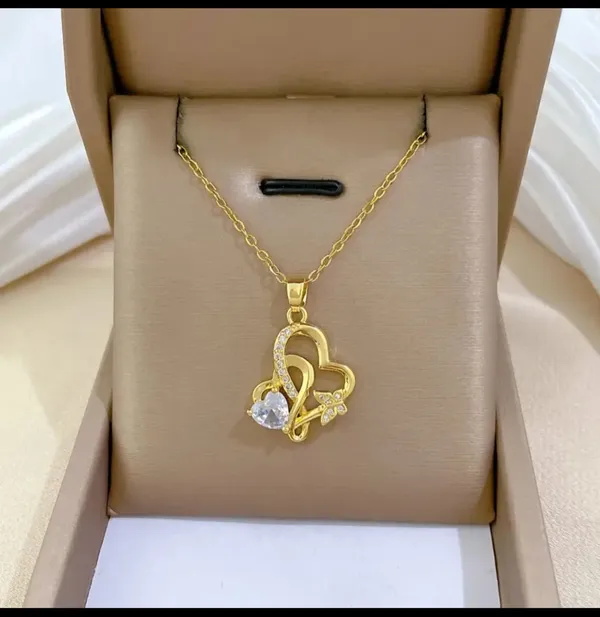 Gold_Alloy_Pendant_Necklace_For_Women