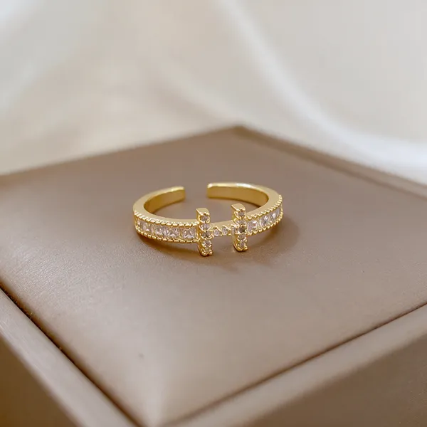 Gold_Alloy_Rings_For_Women