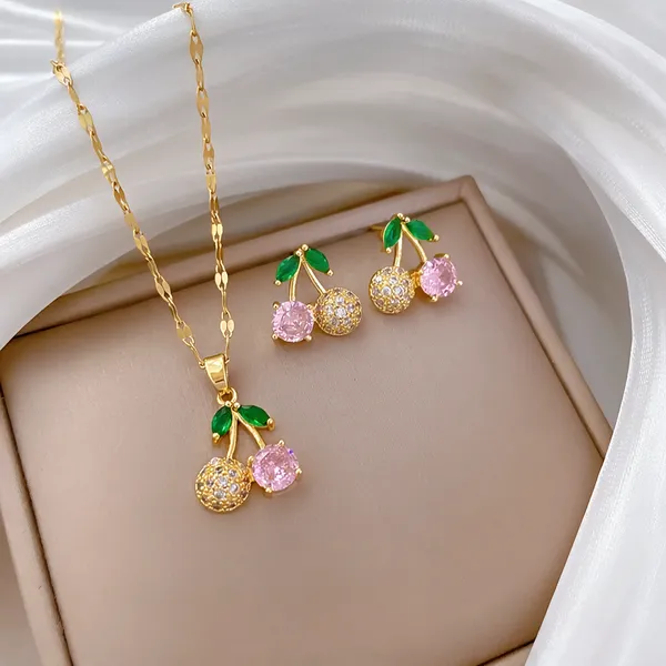 Gold_Alloy_Pendant_Necklace_Set_For_Women