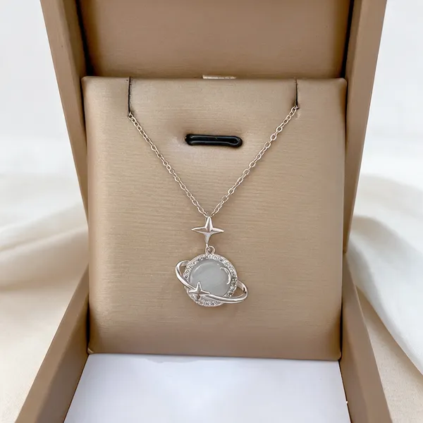 Silver_Alloy_Pendant_Necklace_For_Women