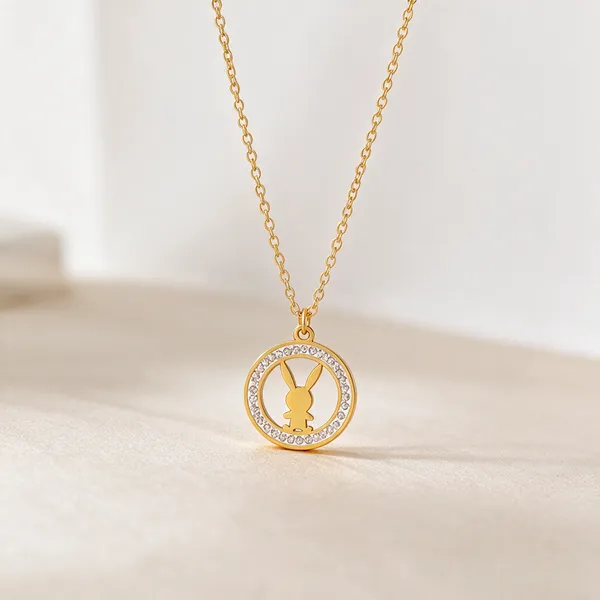 Gold_Alloy_Pendant_Necklace_For_Women