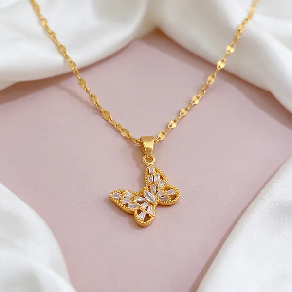 Gold_Alloy_Pendant_Necklace_For_Women