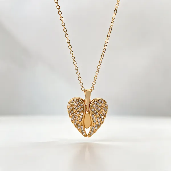 Gold_Alloy_Pendant_Necklace_For_Women