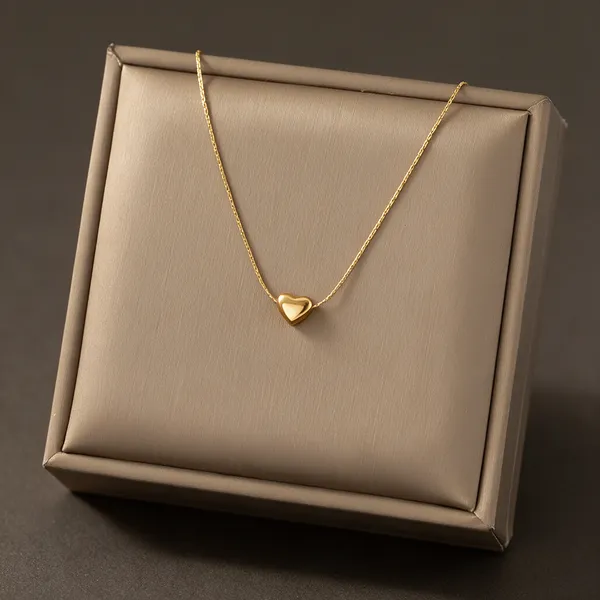 Gold_Alloy_Pendant_Necklace_For_Women