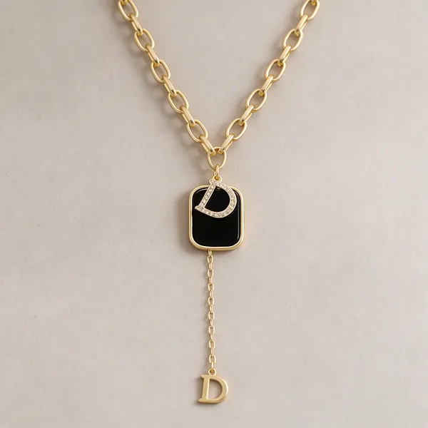 Gold_Alloy_Pendant_Necklace_For_Women