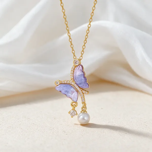 Gold_Alloy_Pendant_Necklace_For_Women