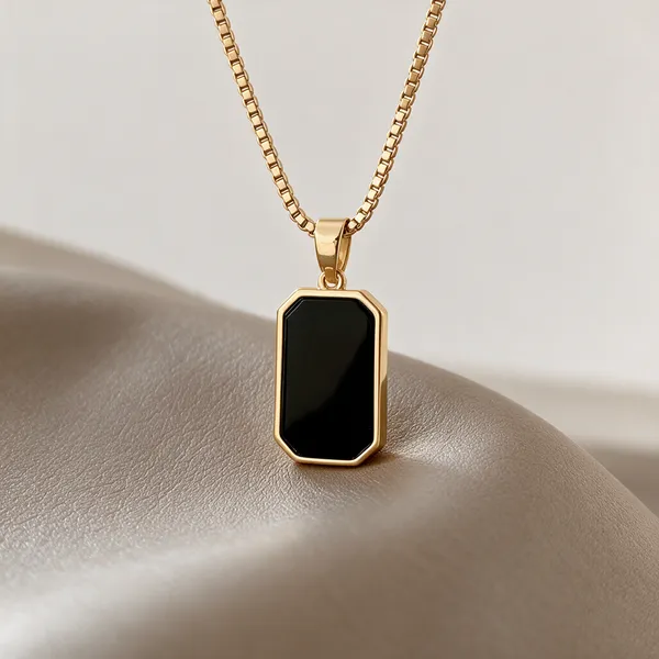 Gold_Alloy_Pendant_Necklace_For_Women