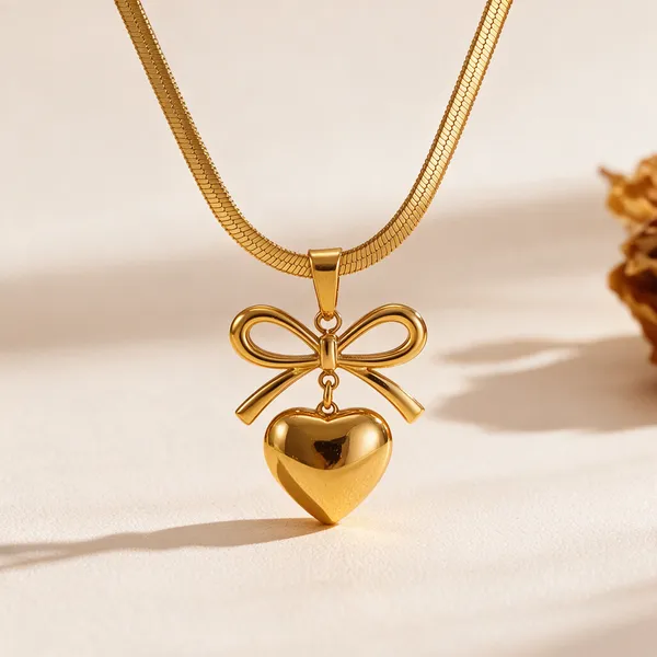Gold_Alloy_Pendant_Necklace_For_Women