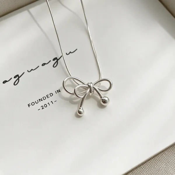 Silver_Alloy_Pendant_Necklace_For_Women