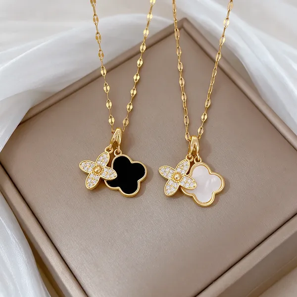 Gold_Alloy_Pendant_Necklace_For_Women