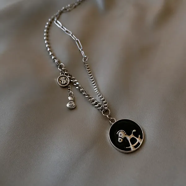 Silver_Alloy_Pendant_Necklace_For_Women