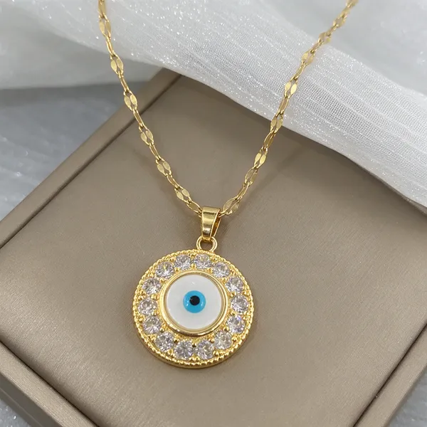 Gold_Alloy_Pendant_Necklace_Set_For_Women
