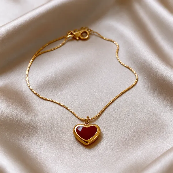 Gold_Alloy_Pendant_Necklace_For_Women