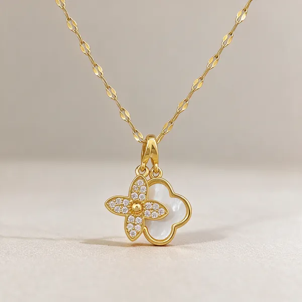 Gold_Alloy_Pendant_Necklace_For_Women