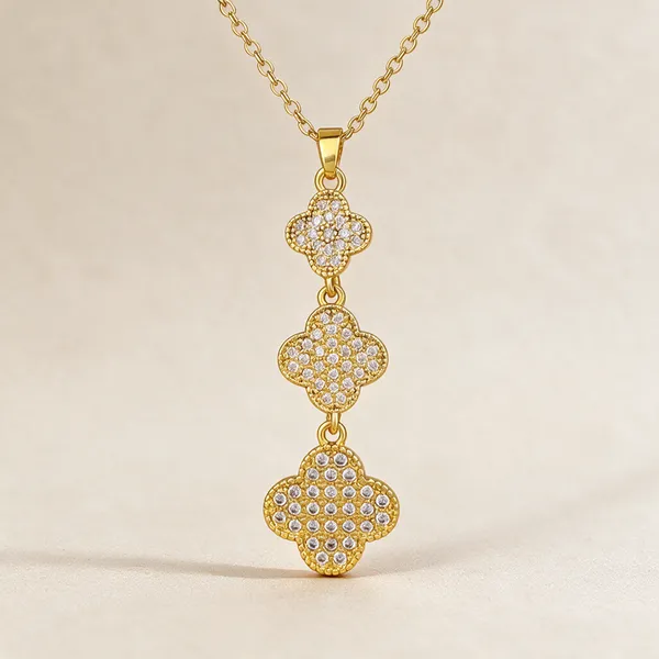 Gold_Alloy_Pendant_Necklace_For_Women