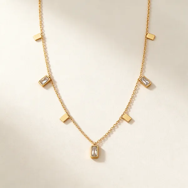 Gold_Alloy_Pendant_Necklace_For_Women