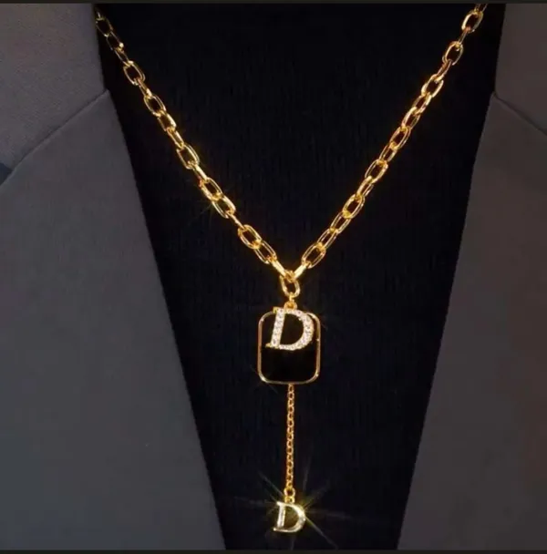 Gold_Alloy_Pendant_Necklace_For_Women