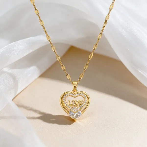 Gold_Alloy_Pendant_Necklace_For_Women