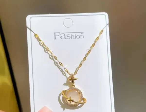 Gold_Alloy_Pendant_Necklace_Set_For_Women