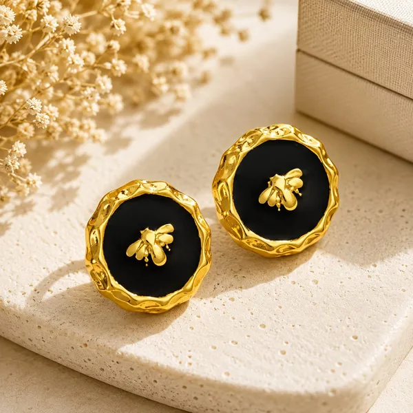 Black_Round_Bee_Motif_Stud_Earrings_For_Women_Gold_Tone_Scalloped_Border_Cute_Elegant_Trendy_Fashion_Jewellery_For_Casual_Party_Festive_Wear