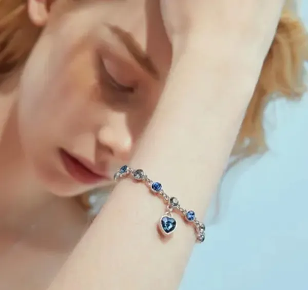 Silver_Alloy_Bracelet_For_Women