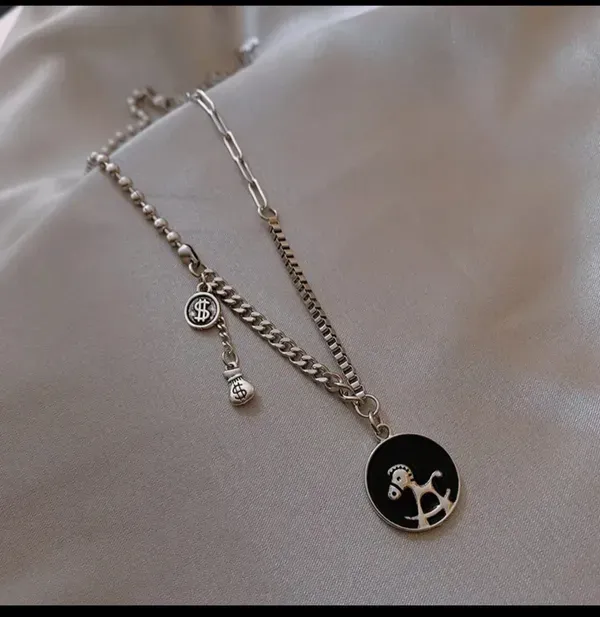 Silver_Alloy_Pendant_Necklace_For_Women
