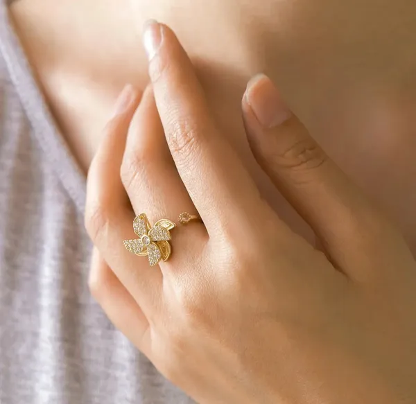 Gold_Alloy_Rings_For_Women