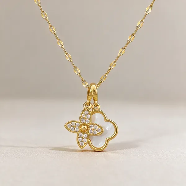 Gold_Alloy_Pendant_Necklace_For_Women