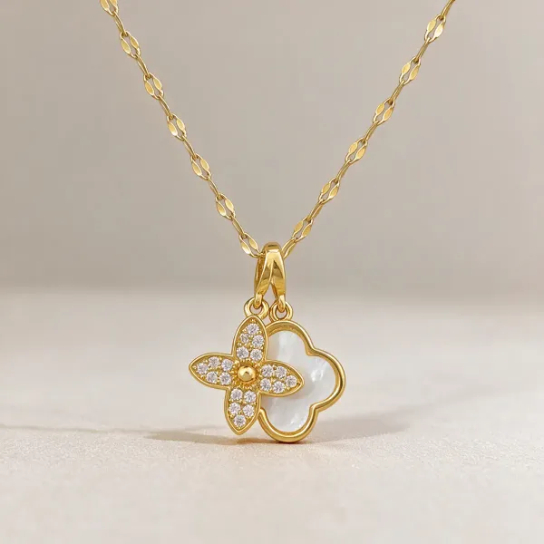 Gold_Alloy_Pendant_Necklace_For_Women
