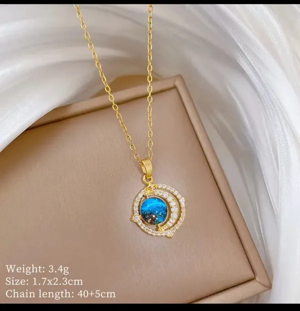 Gold_Alloy_Pendant_Necklace_For_Women