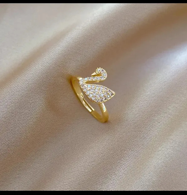 Gold_Alloy_Rings_For_Women