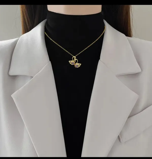Gold_Alloy_Pendant_Necklace_Set_For_Women